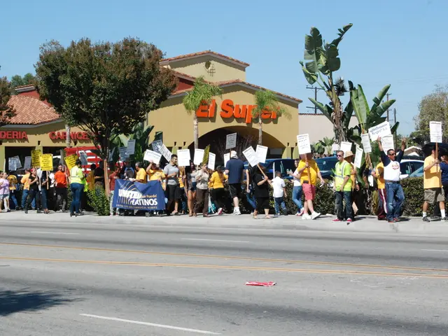 Over 100 Effective Community-Based Campaign Methods: Rapidly Gain Popular Support and Galvanize...