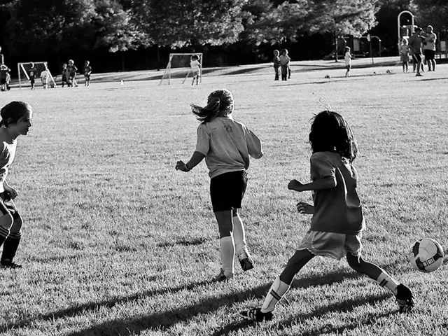 Outdoor Education Approaches Encouraging Awe and Curiosity