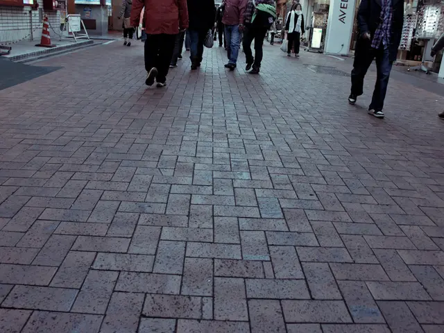 Experiencing travel in its full sensory immersion