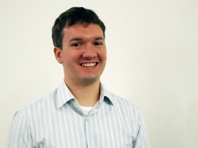 Techniques for Responding to the Question "How's Life?" with a Constructive and Significant Reply