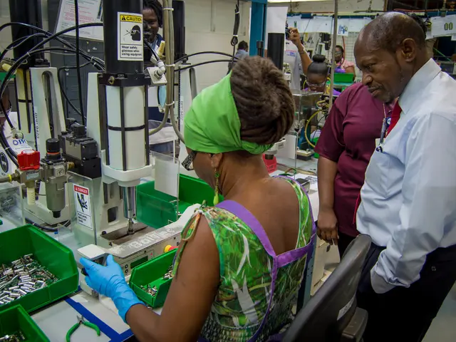 Streamlining Manufacutring Operations without Paper: A Handbook