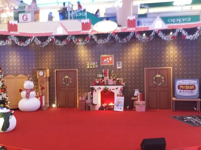 Choral performances of Christmas hymns at the Astrid Lindgren School in Bottrop